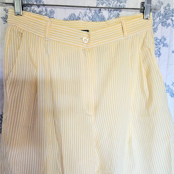 Size M to L Vintage 1990s Koret Striped Seersucker Capri Pants - Picture 3 of 8